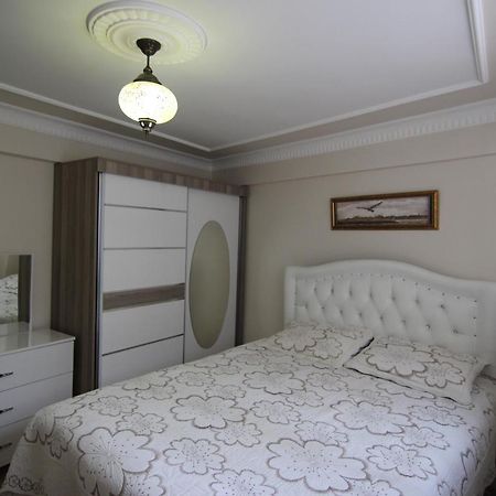 Yilmaz Apart Istanboel Buitenkant foto